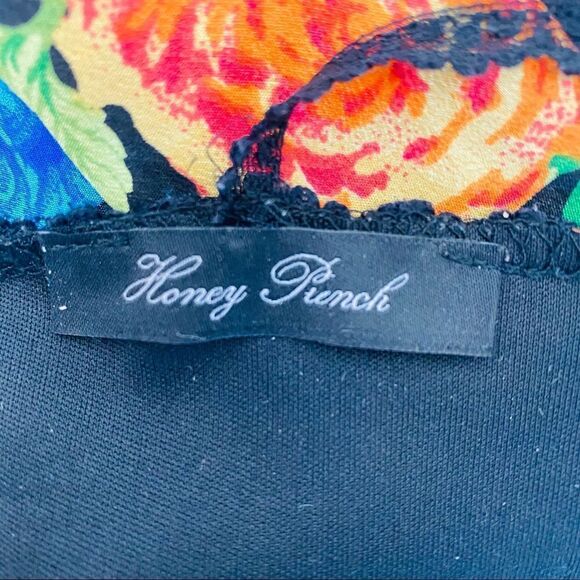 Honey Punch black pink floral romper size small - Picture 8 of 10